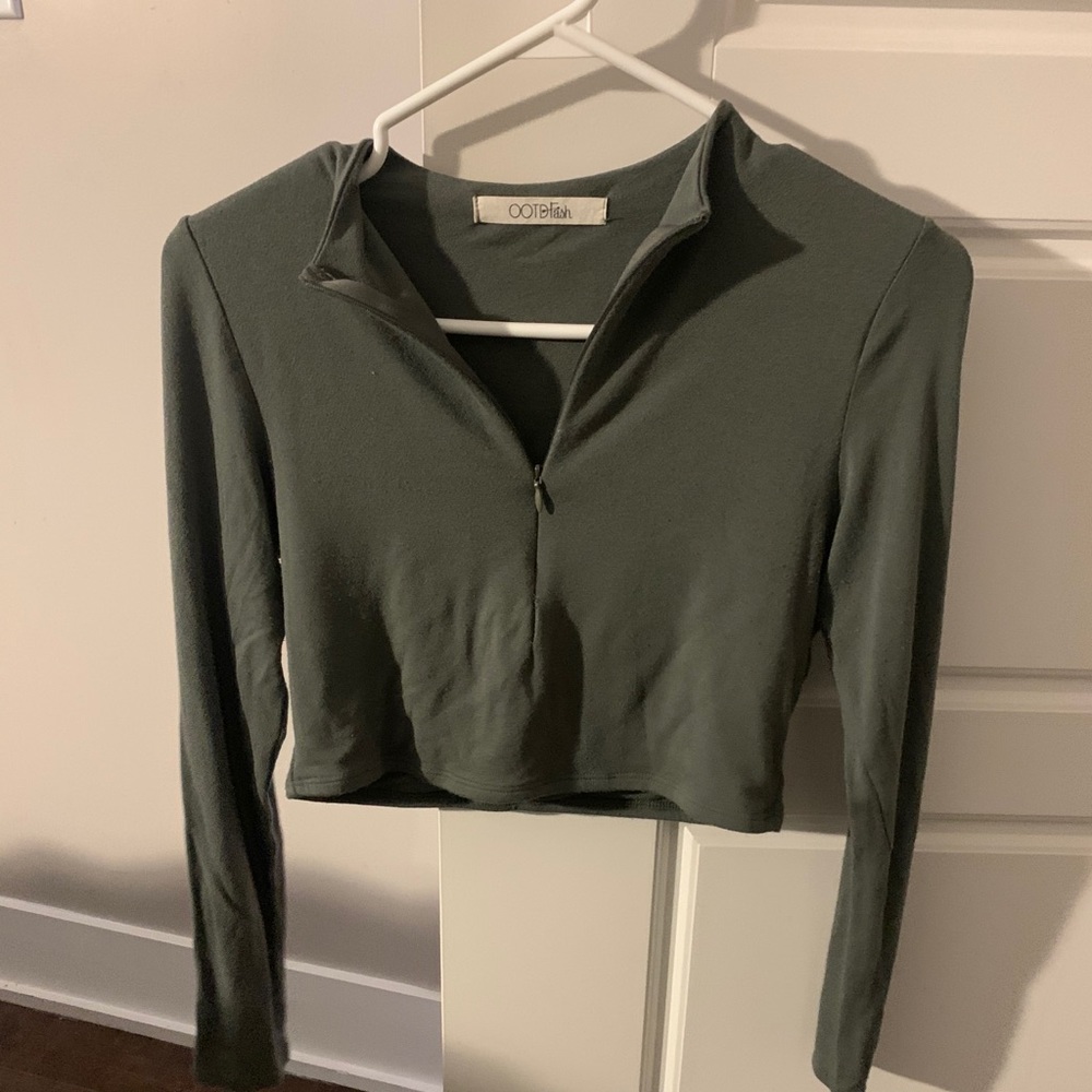 Olive Green Cropped zip-up long sleeve